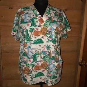 Animals in the jungle Dr office / hospital Peaches Uniform Scrub top size medium